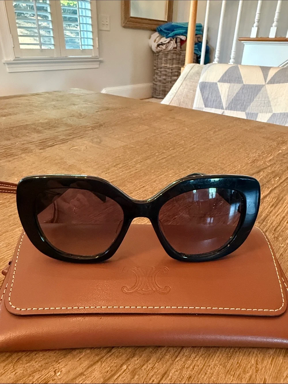 Celine Paris Black Oversized Sunglasses with Gold Logo - Picture 2 of 4